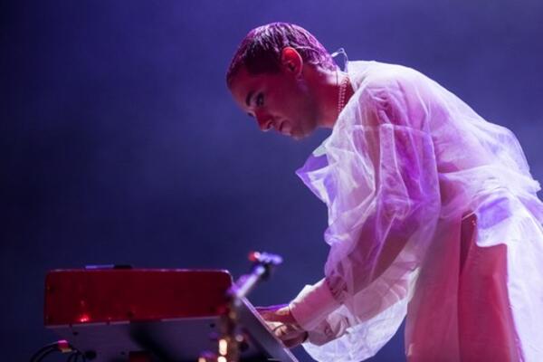 DA LI JE REALNO? Uskoro bi na ulici mogli da gledamo MUŠKARCE U SUKNJAMA