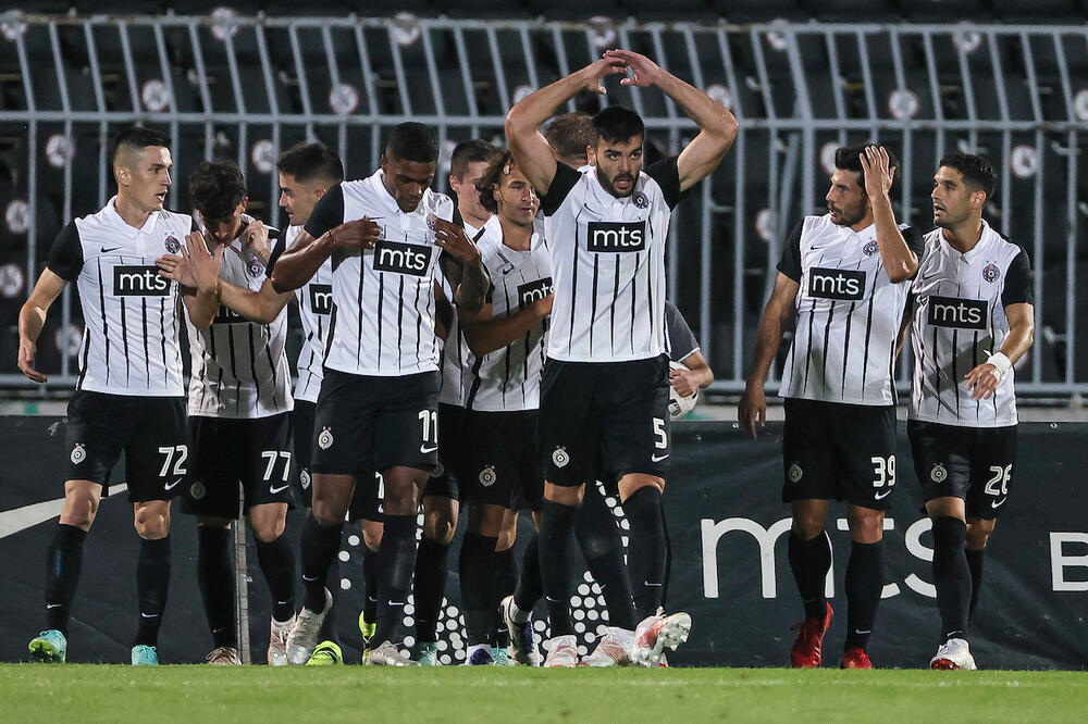 PARTIZAN SLAVIO NA TEŠKOM GOSTOVANJU U NOVOM PAZARU: Crno-beli ubedljivi u meču sa puno tenzija i prekida!