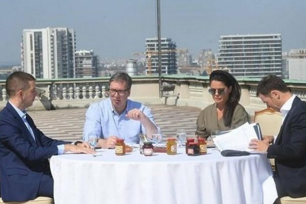 RADNI SASTANAK U PREDSEDNIŠTVU: Vučić saopštio dobre vesti - Doneli smo nove mere koje će obradovati građane (FOTO)