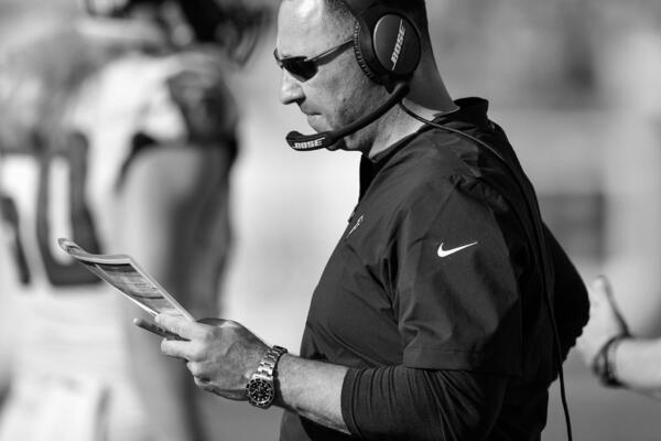 LEGENDARNI TRENER PODLEGAO POVREDAMA, CELA LIGA GA OPLAKUJE: Udario ga auto dok je vozio bicikl...