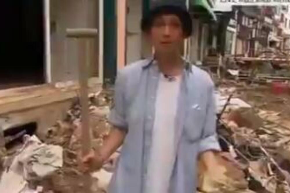 REPORTERKA SE MAZALA BLATOM PRE UŽIVO PRENOSA: Hvalila se da pomaže u čišćenju, a onda dobila OTKAZ! (VIDEO)