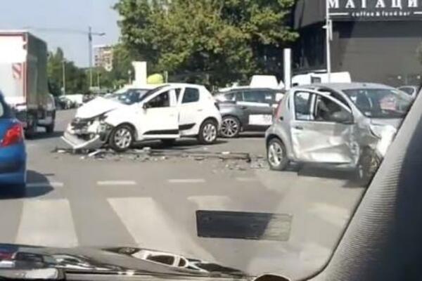 STRAVIČAN UDES U KONJICU: Leteli delovi automobila, u toku uviđaj