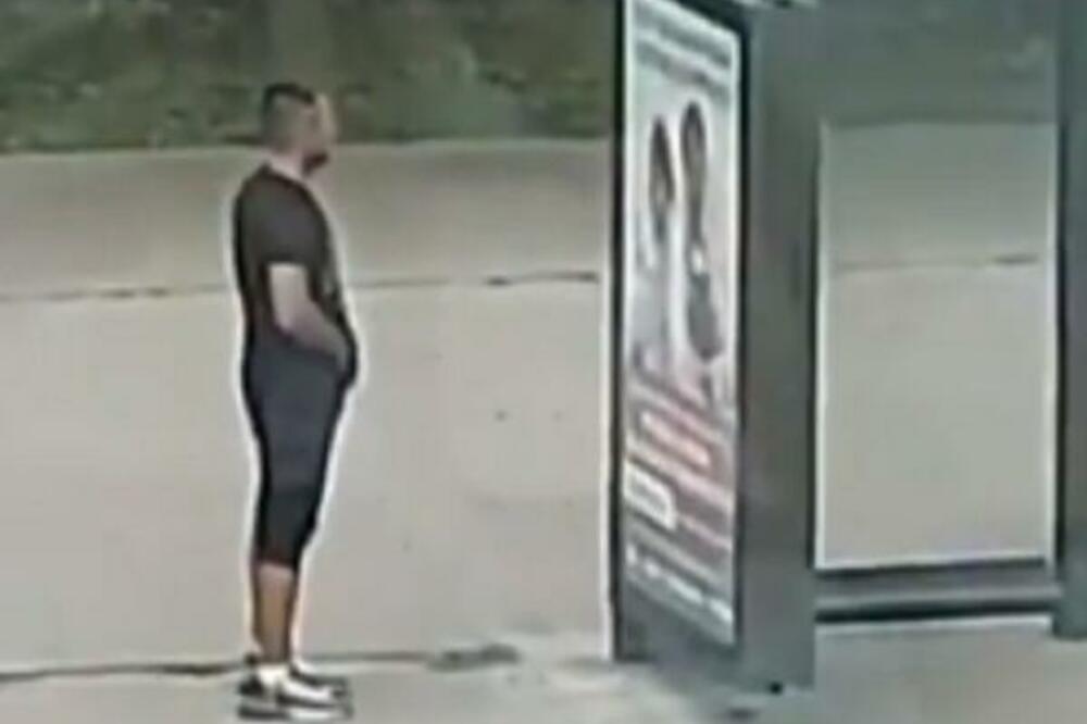 MANIJAK NA NOVOM BEOGRADU SE SAMOZADOVOLJAVAO NASRED ULICE: Gledao u DEVOJKE, pa otišao na PARKING! (VIDEO)