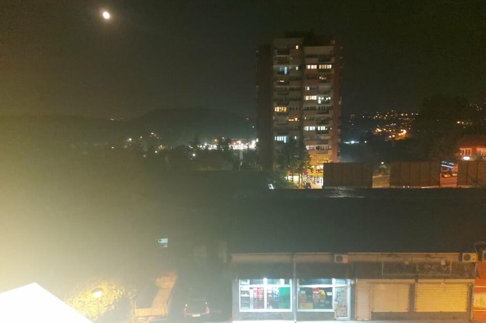 POBOGU, ŠTA TE DEVOJČICE RADE TAMO?! Popele su se na VEOMA OPASNO MESTO, šta je sa RODITELJIMA?! (VIDEO)