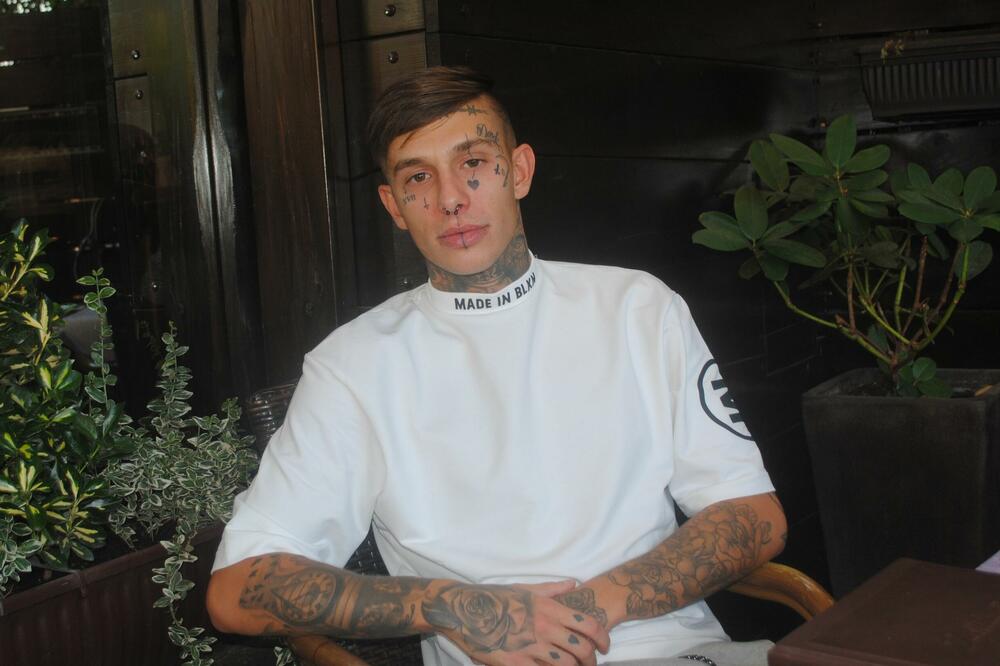 ŠA IMA DA POLUDI! Fran se druži sa Tarinim bivšim dečkom!