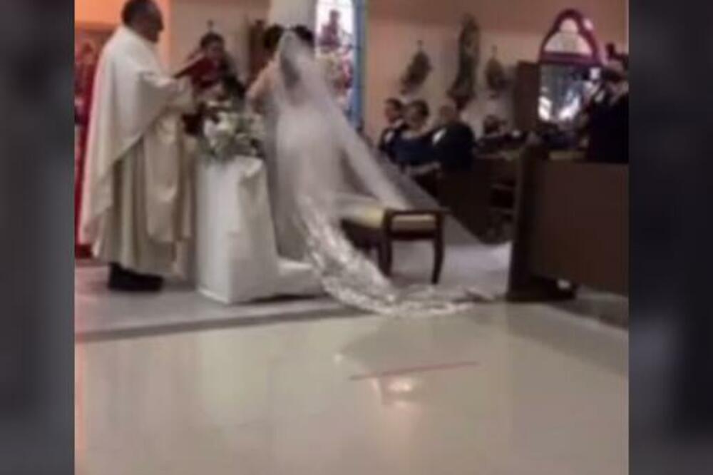 ZAUVEK ĆE JOJ BITI NEVERAN! Mlada ostala u šoku dok joj je mladoženja recitovao zavete (VIDEO)