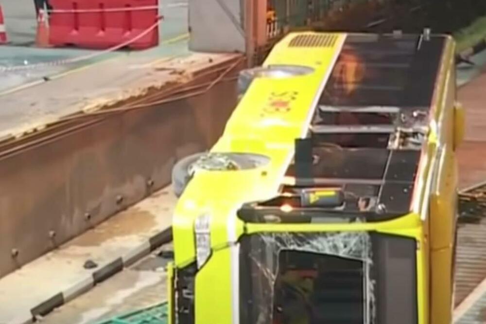 U AUTOBUSU BILO I DECE, OVO JE NAJGORA NESREĆA KOJU SAM VIDEO: Kod Slavonskog Broda najmanje deset mrtvih!