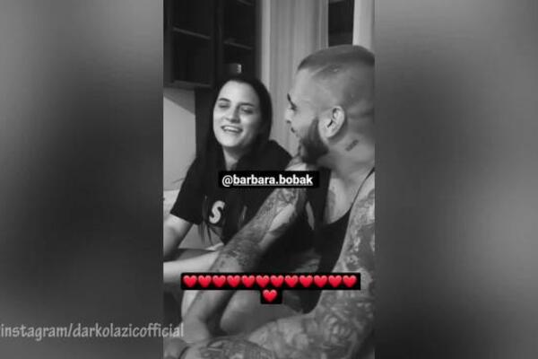 DARKO LAZIĆ ZAPEVAO SA SADAŠNJOM DEVOJKOM: Ukrstili glasove pa je STRASTVENO zagrlio!