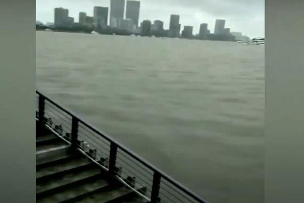 TAJFUN IN-FA U PUNOJ SNAZI: Otkazani letovi, a stanovništvo EVAKUISANO (VIDEO)