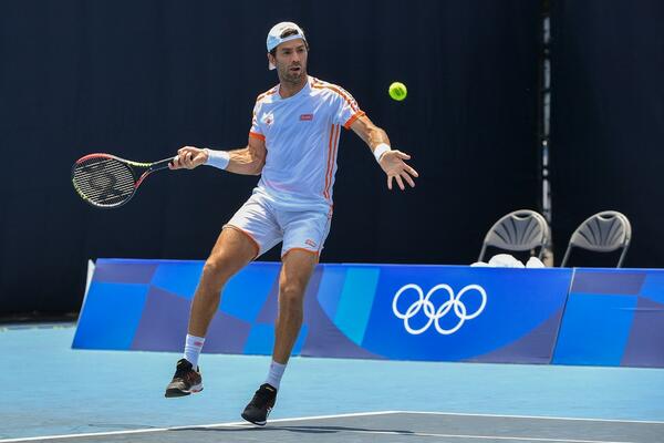 KORONA NA TENISKOM TURNIRU OLIMPIJSKIH IGARA: Poznati teniser POZITIVAN, MOMENTALNO je IZBAČEN IZ konkurencije!