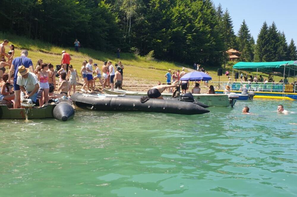 SRPSKA PLANINA PREPUNA I VAN ZIMSKE SEZONE: Turiste oduševljava prelepa priroda SRBIJE (FOTO)