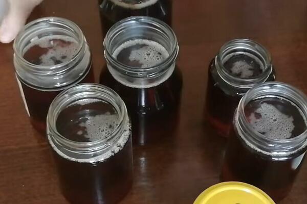 SVI ZNAMO KAKO NAS VARAJU S MEDOM: Ali znate li za prevaru sa PARMEZANOM?