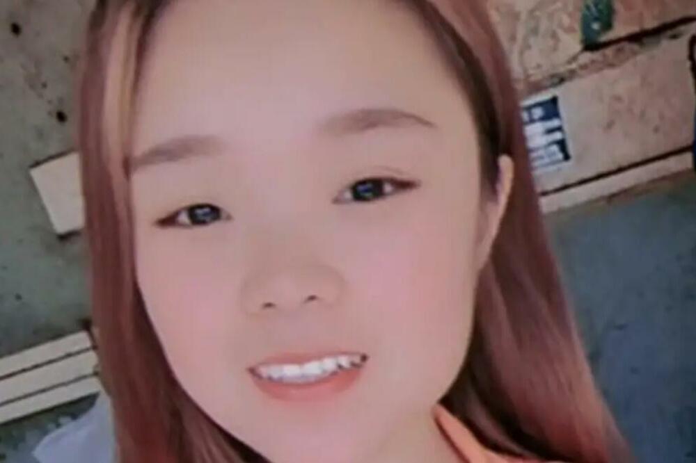 POZNATA INFLUENSERKA IZ KINE STRADALA NAKON PADA DIZALICE: U kobnom trenutku snimala objavu za društvene mreže!