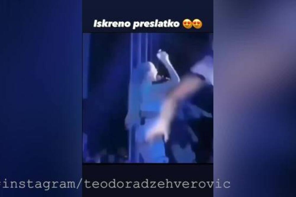 SKANDAL! NEPOZNATI MLADIĆ SE POPEO NA BINU I PREPLAŠIO TEODORU DŽEHVEROVIĆ DOK JE NASTUPALA!