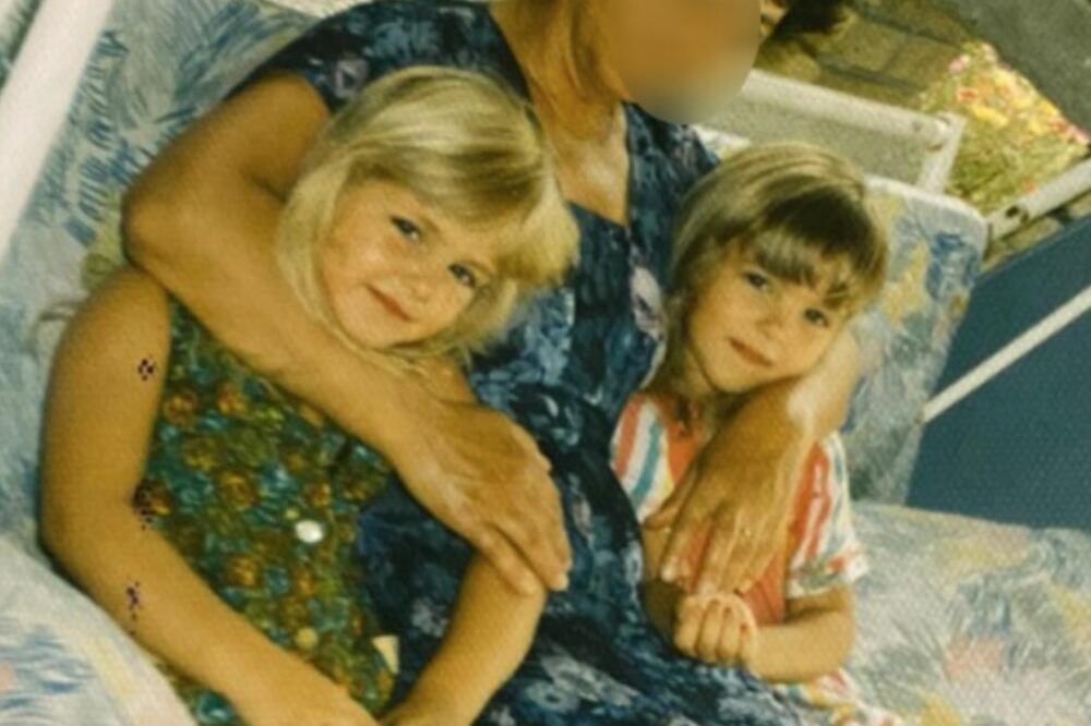 DA LI PREPOZNAJETE OVE DVE SLATKE PLAVUŠE? One su sada deo NAJPOZNATIJE SRPSKE PORODICE!