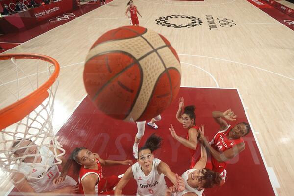 NOVAK I BASKETAŠI SU BILI SIGURNI: Košarkašice pobedile Kanadu, plivači nisu prošli dalje!