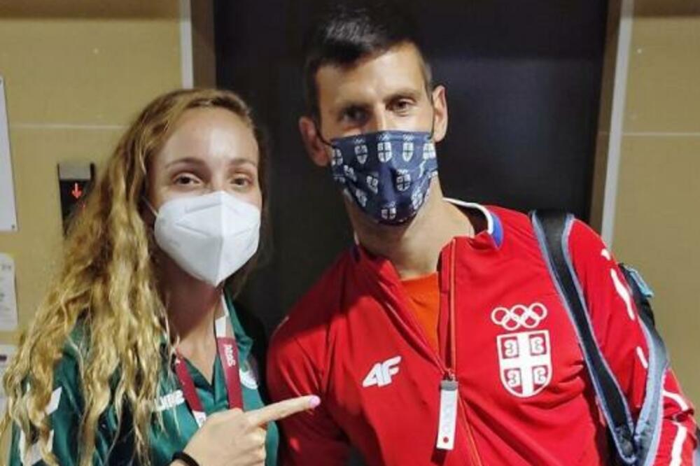 ĐOKOVIĆ U TOKIJU NAŠAO JELENINU DVOJNICU: Svi su mislili da je na slici Novakova supruga, KAD ONO MEĐUTIM... (FOTO)