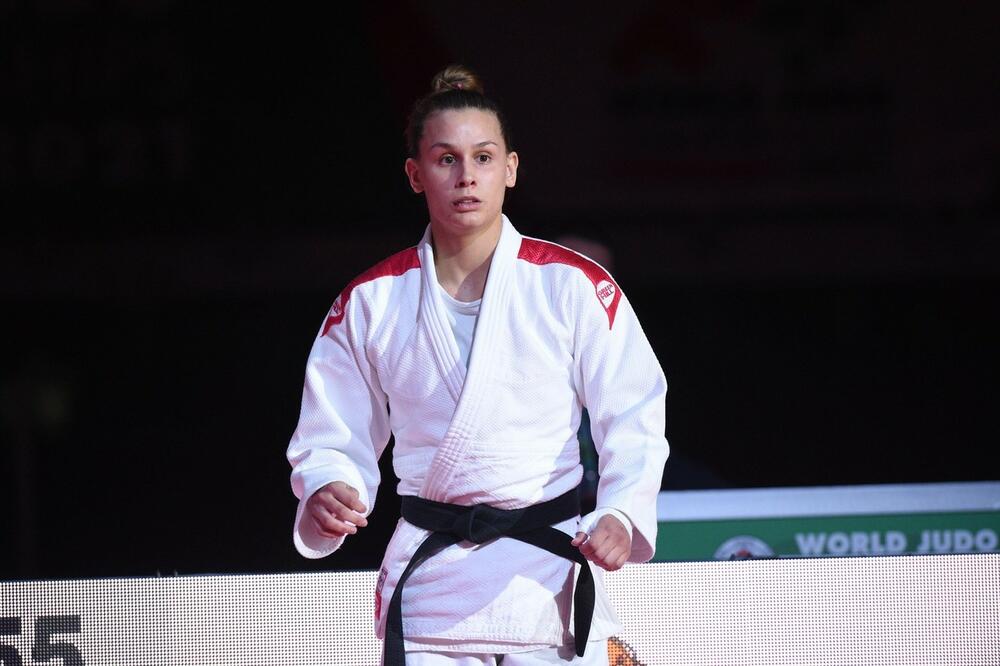 ANJA PORAŽENA NA STARTU: Ipon presudio!