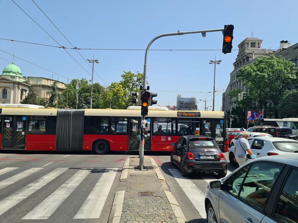 Kneza Miloša, Kolaps, Saobraćaj