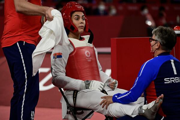 CELA PLANETA PLAČE OD SMEHA ZBOG 1 DETALJA SA MANDIĆKINOG FINALA: Kakva BLAMČINA, MI NE VERUJEMO ŠTA SE DESILO!