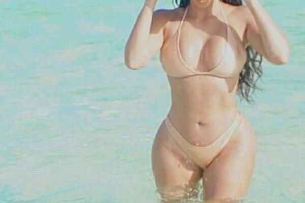 ŠTA SE DESILO SA GRUDIMA KIM KARDAŠIJAN?! Svi gledaju u ISTU TAČKU, DRUGAČIJE SU SKROZ (FOTO)