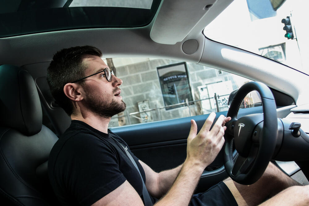 Amil Ćorović, Tesla