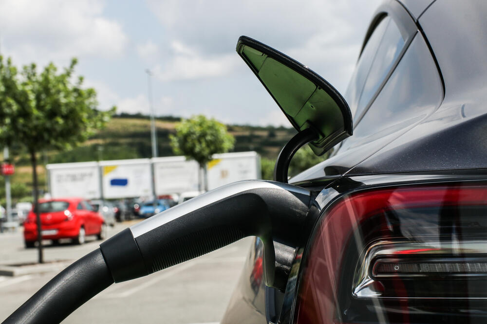 SVE MANJE KUPACA ELEKTRIČNIH AUTOMOBILA: Situacija se ZNATNO PROMENILA