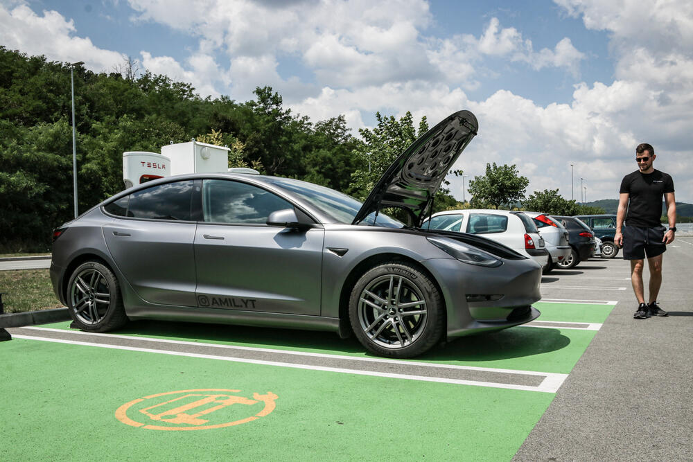 Amil Ćorović, Tesla