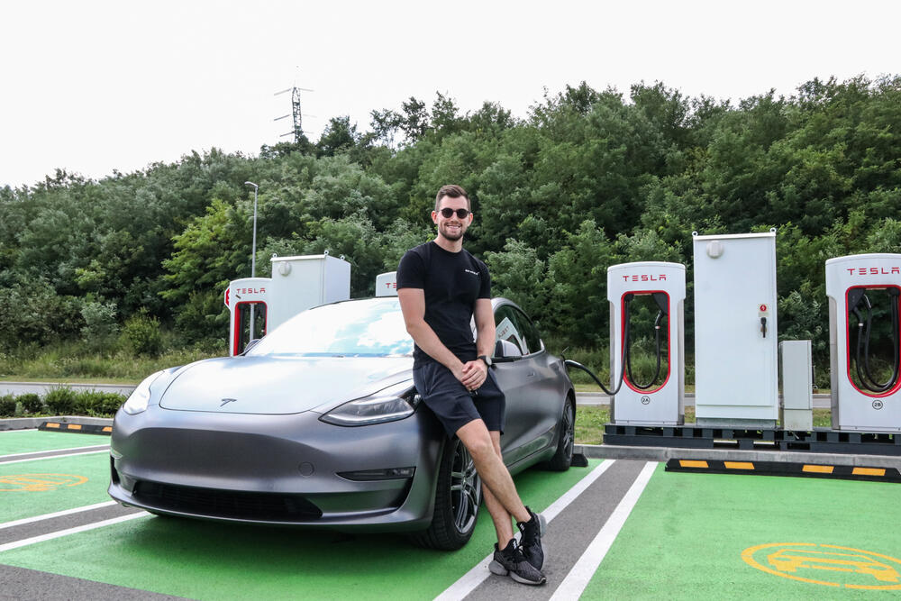 Amil Ćorović, Tesla