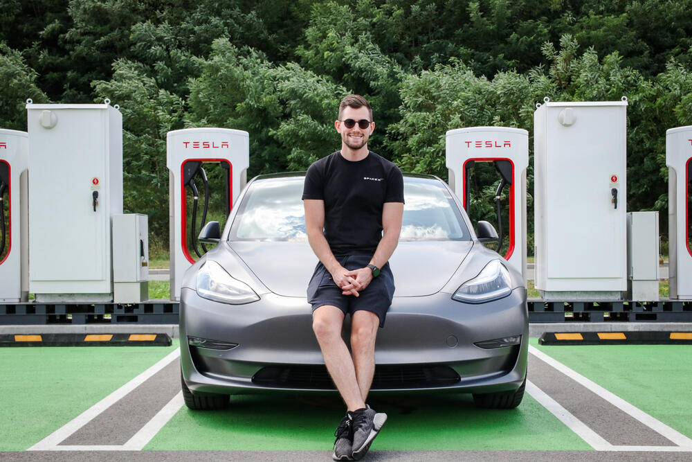 Amil Ćorović, Tesla