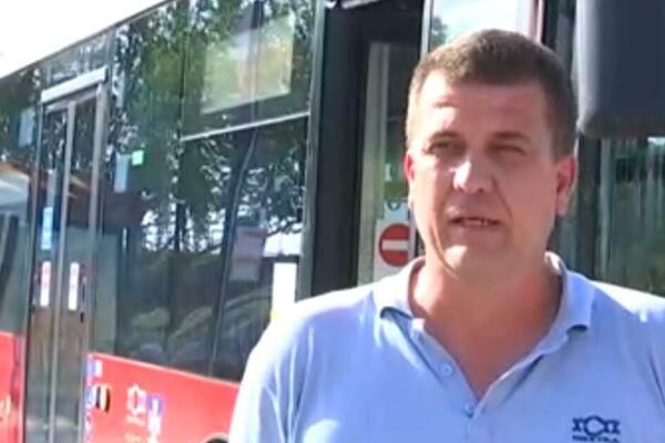 VOZAČ PRONAŠAO DEČAKA (4) U AUTOBUSU KOD GROBLJA: Postupak protiv neodgovornih roditelja, evo šta je sa dečakom