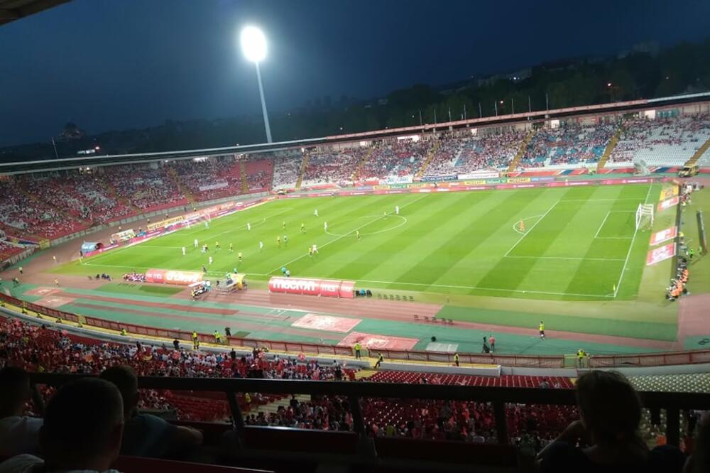 ZASLUŽIO JE: Meč Zvezde i Kairata je počeo sa minutom ćutanja!