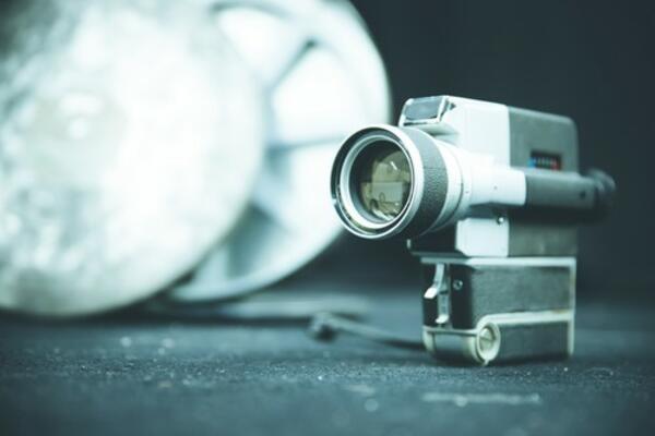 HOROR! Zlostavljao decu i sve snimao u improvizovanom filmskom studiju: Sudija zgrožen onim što je video