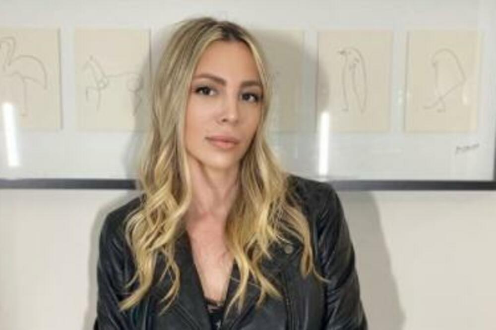 BILA JE MANEKENKA I VODITELJKA KOJA JE PRIVLAČILA VELIKU PAŽNJU: Odjednom je NESTALA, prvi put OTKRILA ISTINU!