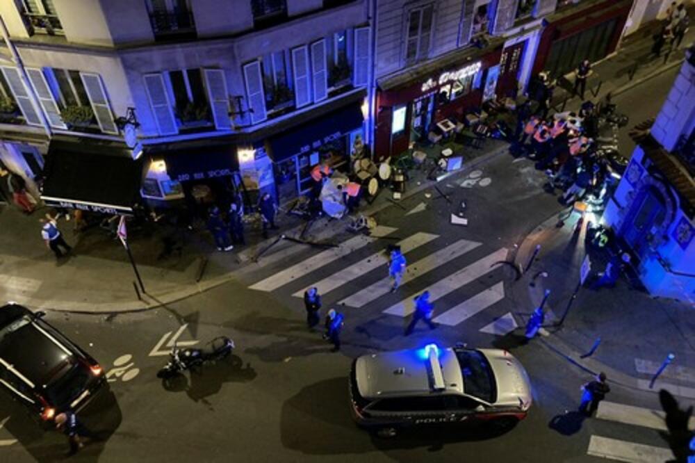 HOROR U PARIZU: Auto uleteo u baštu kafića, ima mrtvih, snimci su JEZIVI! (VIDEO)