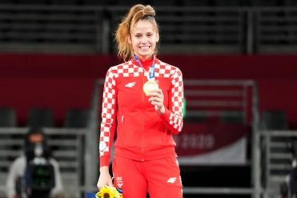 NA MESTU NA KOM SVAKI SRBIN PLAČE: Andrea Jelić će ponovo navući OLUJU NA SEBE!