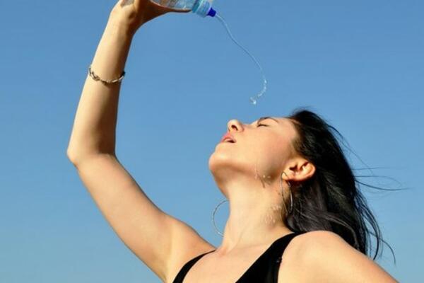 MUČITE SE SA NEPROSPAVANIM NOĆIMA? Doktor Đurić otkriva kako da SPAVATE tokom PAKLENIH VRUĆINA