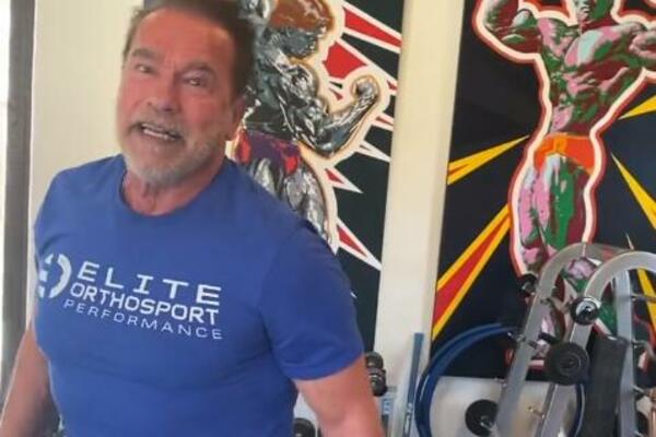 KOJI JE VAŠ IZGOVOR U ŽIVOTU? Švarceneger sa 74 godine u teretani radi OVO!!! (VIDEO)