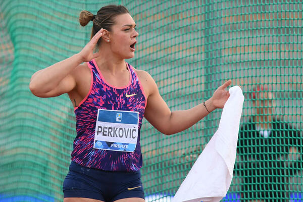 STALA NA LUDI KAMEN: Udala se Sandra Perković, a evo i za koga! (FOTO)