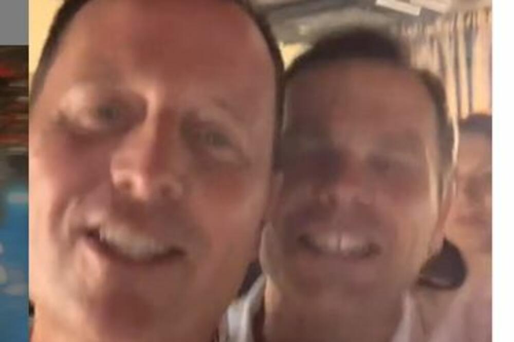 RIČARD GRENEL I SINIŠA MALI ZAPEVALI PARTIZANSKU PESMU U BEOGRADSKOM KLUBU! Spektakl, ovo MORATE videti! (VIDEO)