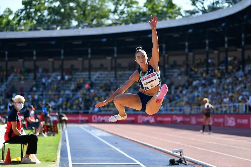 Ivana Španović je udarna vest!