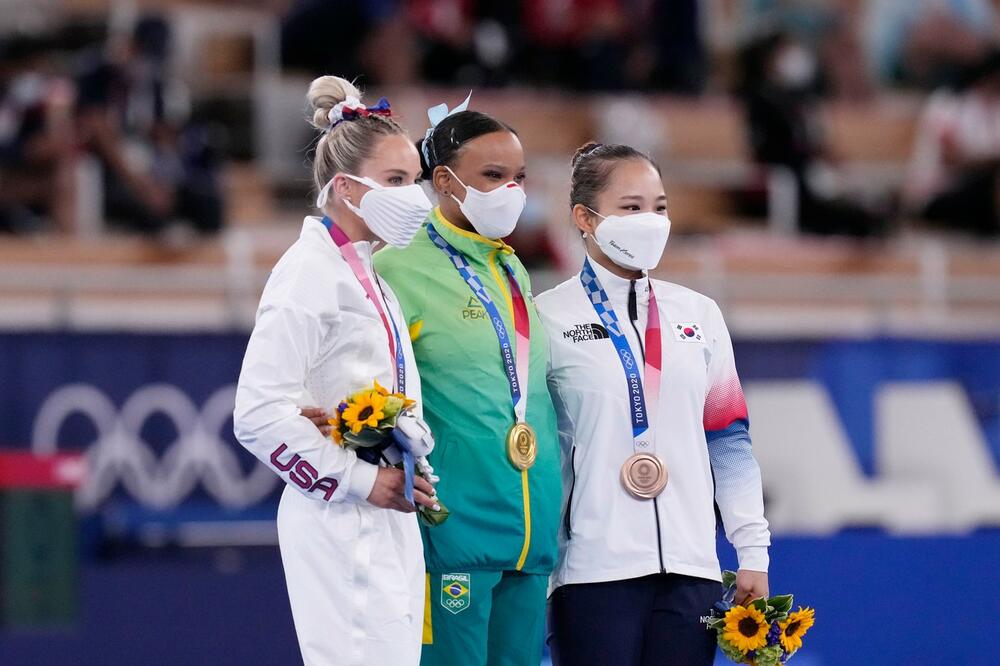 OGROMNO IZNENAĐENJE U GIMNASTICI: Favoritkinja ostala bez medalje - ZLATO BRAZILKI!