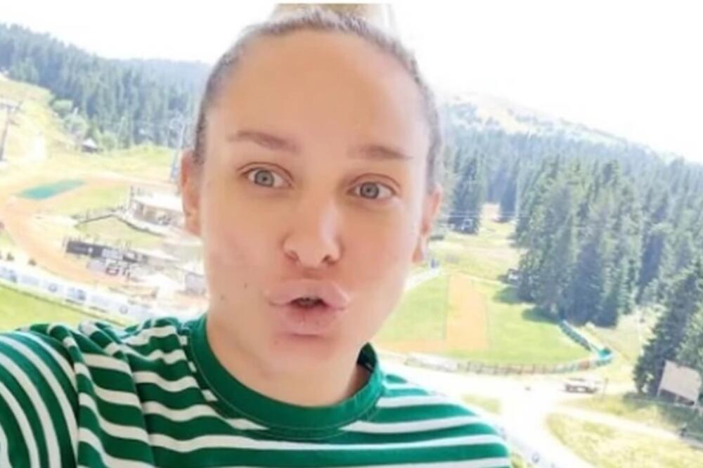 NINA ĐOGANI OBJAVILA LUNINU FOTKU I POKAZALA KOLIKO PATI ZA SESTROM: Jedna rečenica slama srca!