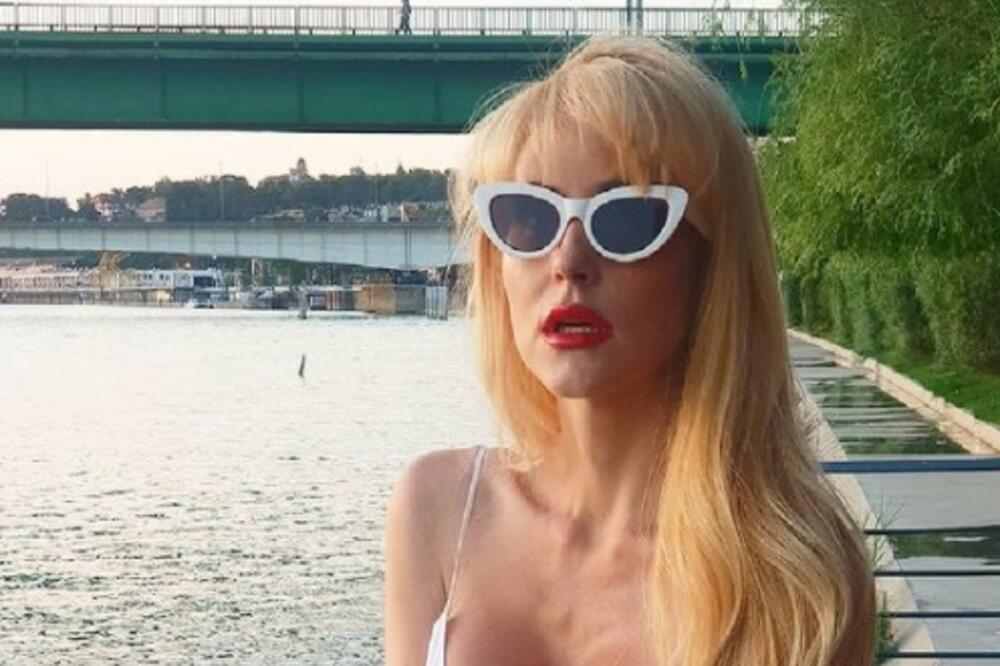 RAZVELI SU SE: Iva Štrljić se ne može POMIRITI SA OVOM ČINJENICOM, OSTALE SU JOJ POSLEDICE