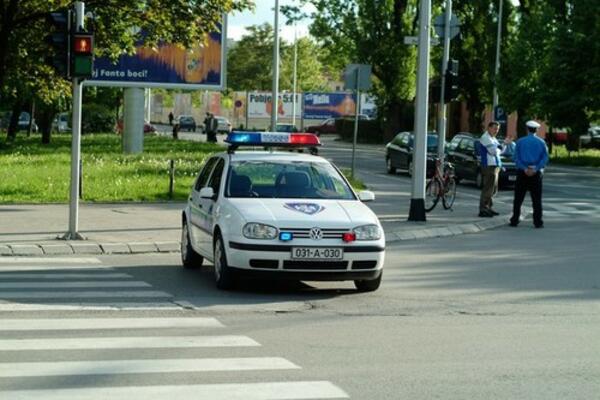 DEVOJČICA UŠLA U AUTOMOBIL DA SE IGRA, MAJKA JE PRONAŠLA U BEŽIVOTNOM STANJU! Novi detalji tragedije u Banjaluci