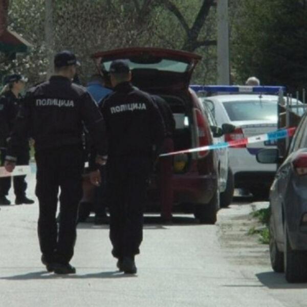 HOROR U GOSTIVARU: Mladić pucao na grupu ljudi koja se vraćala sa SAHRANE, 1 osoba ranjena!