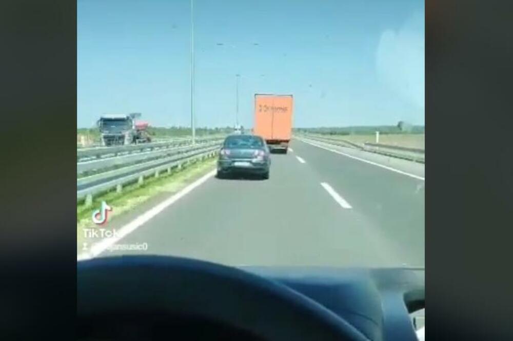 DA LI JE NORMALAN? OVAJ ČOVEK LETI BRZINOM OD 150 KM/H: Isplivao NEVEROVATAN snimak sa auto-puta! (VIDEO)