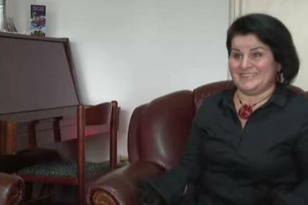 JERMENKA ANUŠ (55) JE ZBOG LJUBAVI DOŠLA U SRBIJU: Sada je naširoko poznata u umetničkim krugovima (VIDEO)