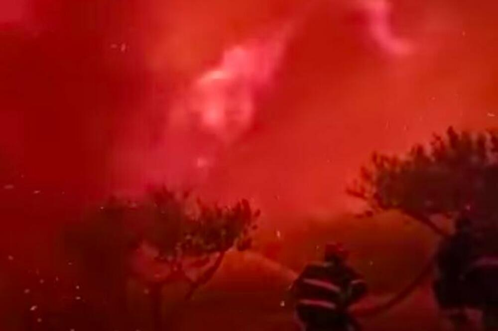 VATROGASCI OBJAVILI STRAVIČAN SNIMAK POŽARA U TROGIRU: Vatrena stihija na sve strane, NEBO CRVENE BOJE! (VIDEO)