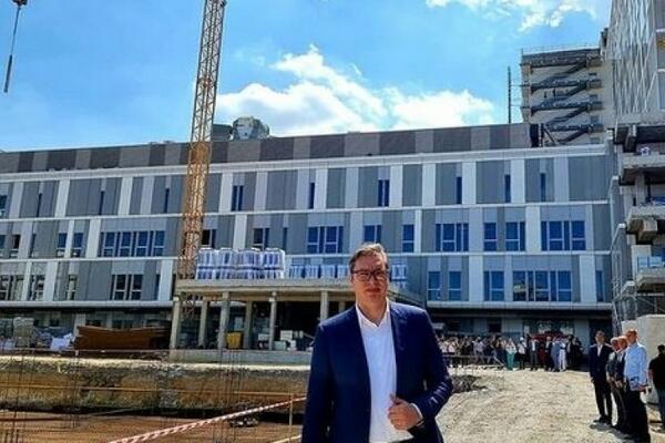VUČIĆ PONOSAN NA NAPREDOVANJE RADOVA KLINIČKOG CENTRA: Izgledaće kao svemirski brod! (FOTO)
